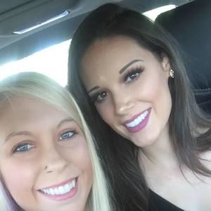 Meet your Posher, Caitlin